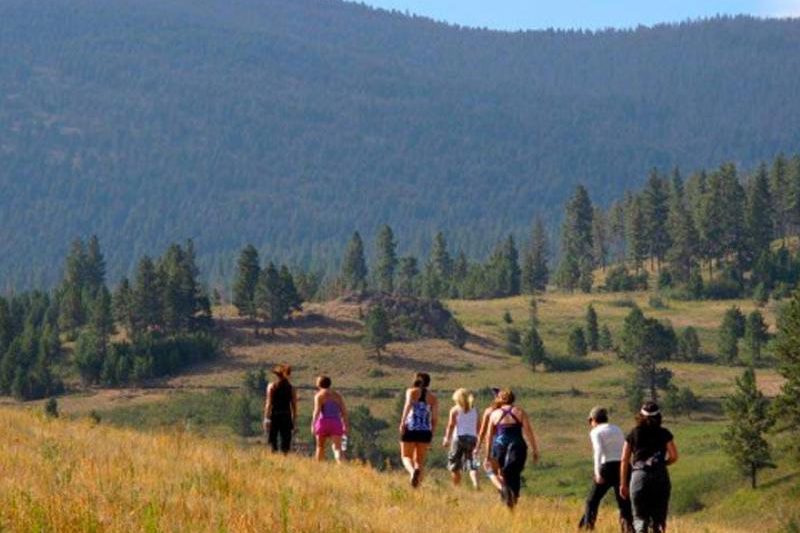 Blacktail Ranch - Horseback with mountain views