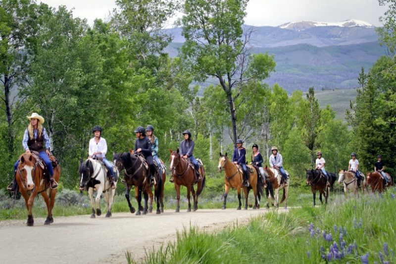 C Lazy U Ranch - Horseback Riding