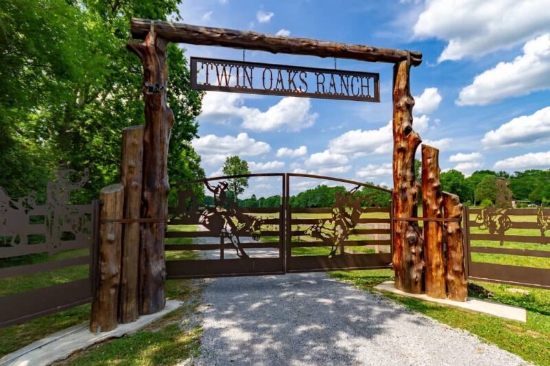 Twin Oaks Guest Ranch